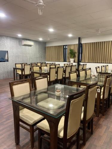 stayguru the canyon inn