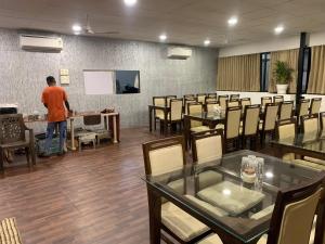 stayguru the canyon inn