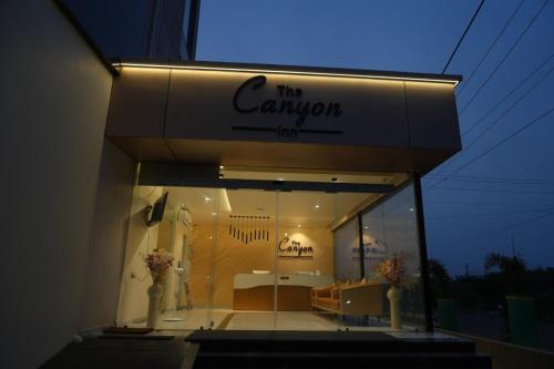 stayguru the canyon inn