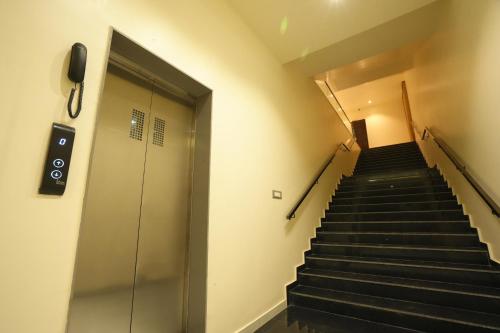 stayguru the canyon inn