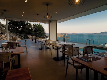 sunset shoreline saranda hotel