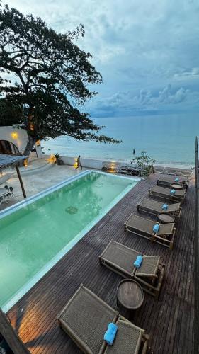 cape beach villa samui