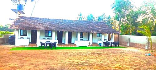 Casa Hillary Guest House,,3 star
