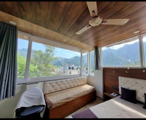 hotel mount view inn