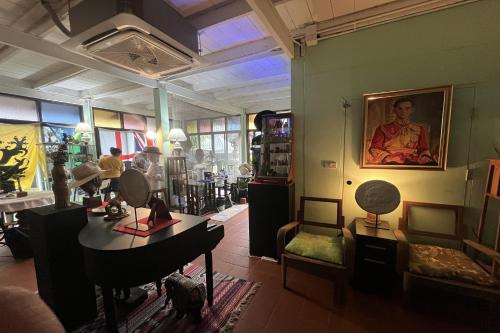 64 sweet home dusit bkk