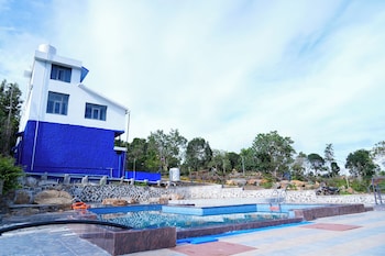 bluehill lotus holistic wellness village
