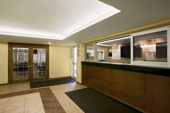 Travelodge By Wyndham Lansing Il,Cook County>>Chicago,2 star