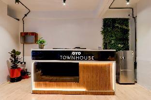 collection o sri jahnavi group besides yashoda hospital hitec city