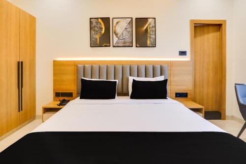 Townhouse Oak Indigo Business Hotels,,4 star