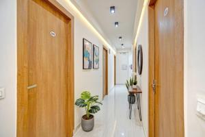 hotel o the viraaj banquet and hotel