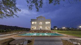 The Arowana Divine,,2 star