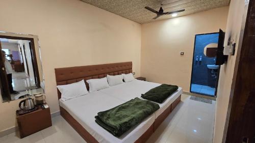 Hotel Maheshwari Green's,,2 star