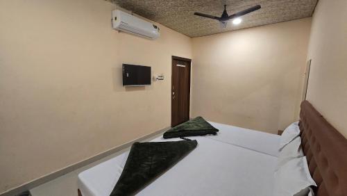 hotel maheshwari greens