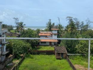 last minute trip hostel morjim by the sea