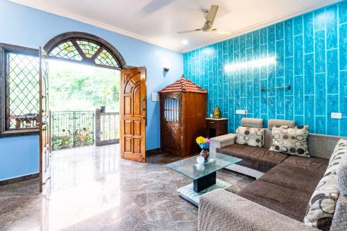 last minute trip hostel morjim by the sea