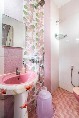 last minute trip hostel morjim by the sea