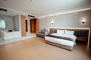 holiday hotel