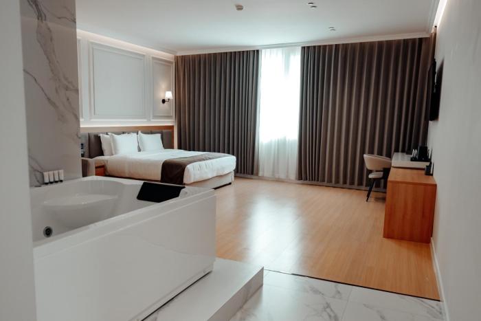 holiday hotel