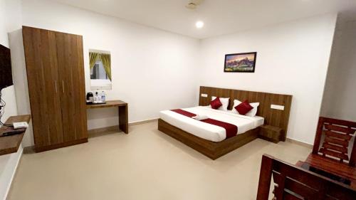 Hotel Dream Suite, Kattappana,,3 star