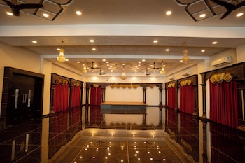 hotel grand sarowar