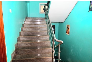 dhamstay hotel aradhya near beach puri