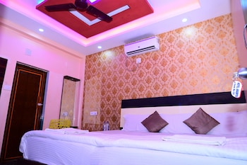 dhamstay hotel aradhya near beach puri
