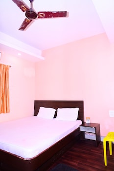dhamstay hotel aradhya near beach puri