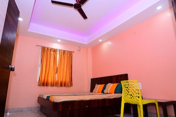 dhamstay hotel aradhya near beach puri