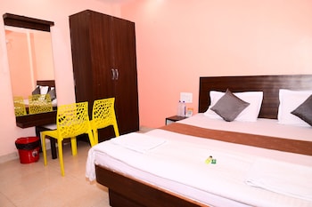 dhamstay hotel aradhya near beach puri