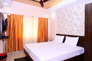 dhamstay hotel aradhya near beach puri