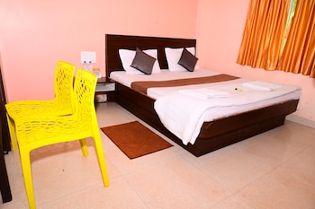 dhamstay hotel aradhya near beach puri