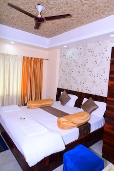 dhamstay hotel aradhya near beach puri