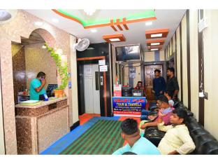 dhamstay hotel aradhya near beach puri