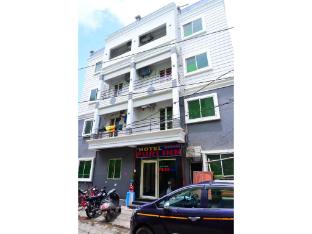 dhamstay hotel aradhya near beach puri