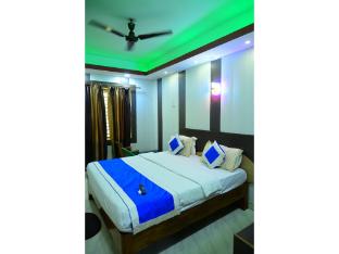 dhamstay hotel aradhya near beach puri