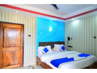 dhamstay hotel aradhya near beach puri