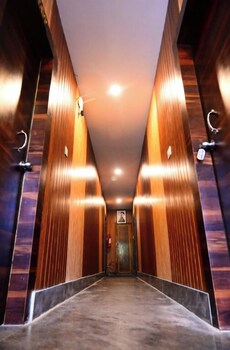 dhamstay hotel aradhya near beach puri