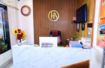 dhamstay hotel aradhya near beach puri