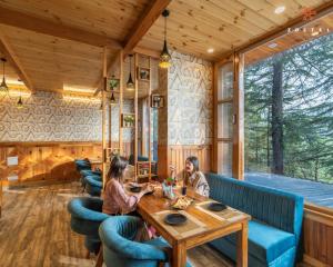 zostel kotgarh narkanda