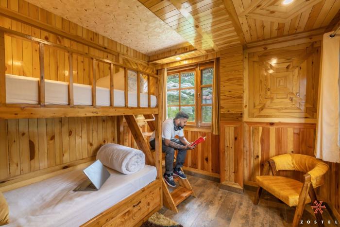 zostel kotgarh narkanda