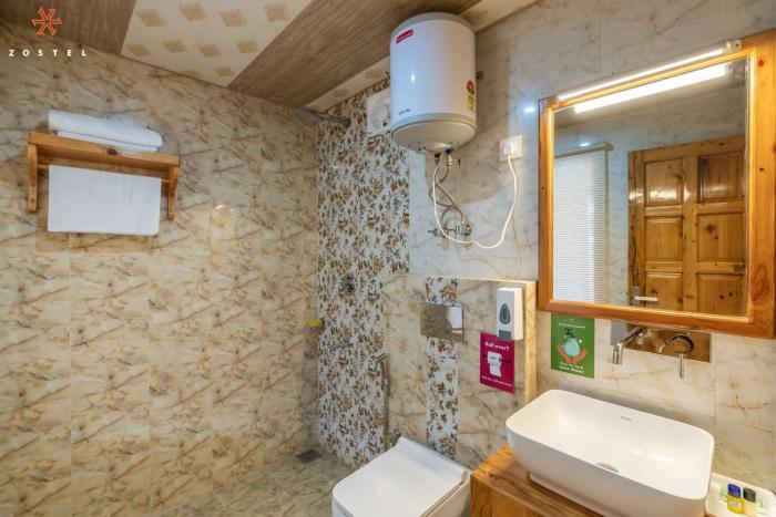 zostel kotgarh narkanda