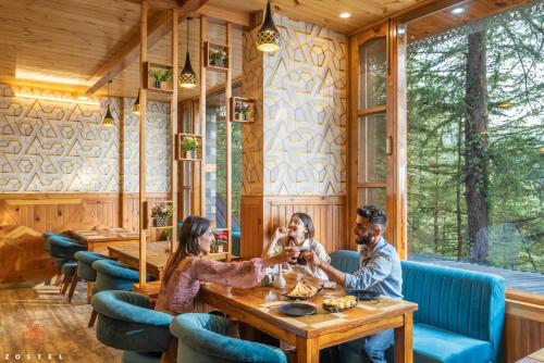 Zostel Kotgarh (Narkanda),,2 star