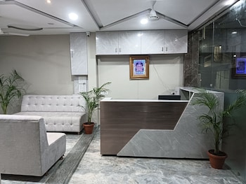 Hotel Kamari Inn,,3 star