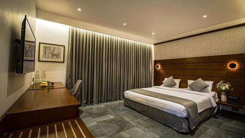 The Violet Thekkady,,3 star