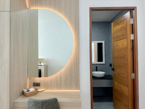 2siss khanom resotel