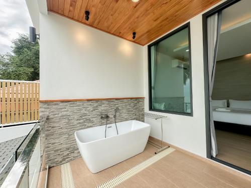 2siss khanom resotel