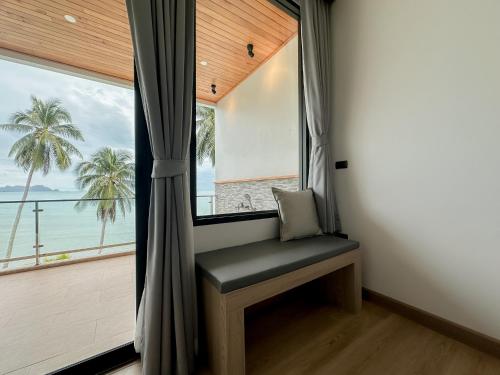 2Sis's Khanom Resotel,,4 star