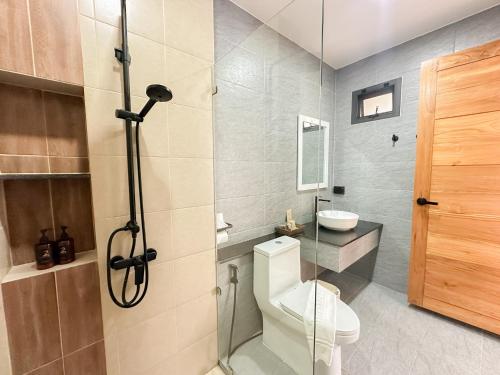 2siss khanom resotel