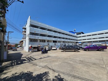 ratanasiri hotel
