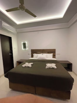 hotel kiwi inn vijaynagar scheme 78